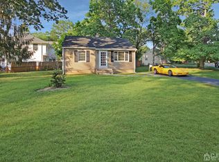 7 Princeton Ct, East Brunswick, NJ 08816