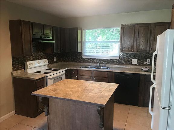 4th image of 3018 Groton Dr