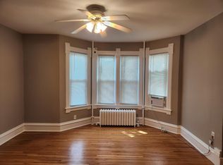 613 Walnut St APT 1, Lemont, IL 60439