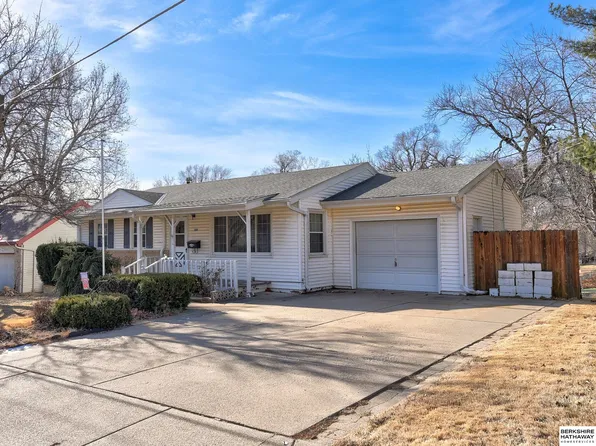 1902 Madison St, Bellevue, NE 68005