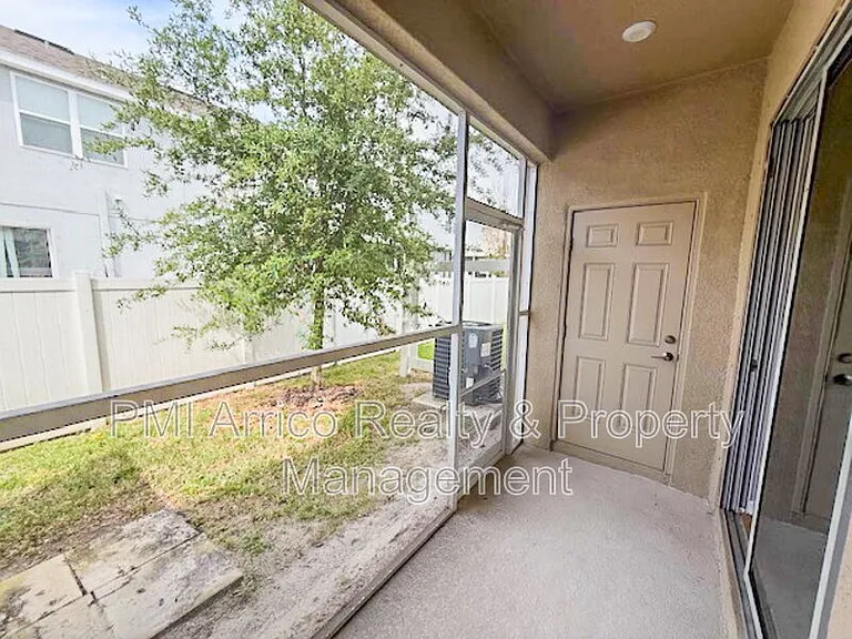 6334 Fairmont Ln — Photo 12