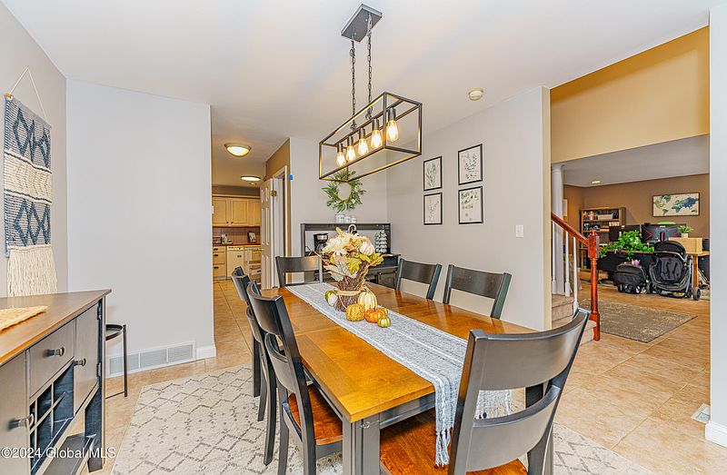 5th image of 2165 Helderberg Avenue