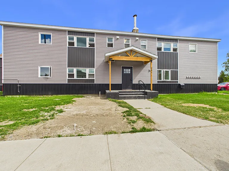 925 Gilmore St #B — Photo 16