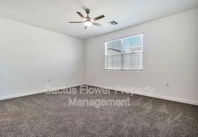 1718 W Sombra Ave — Photo 18