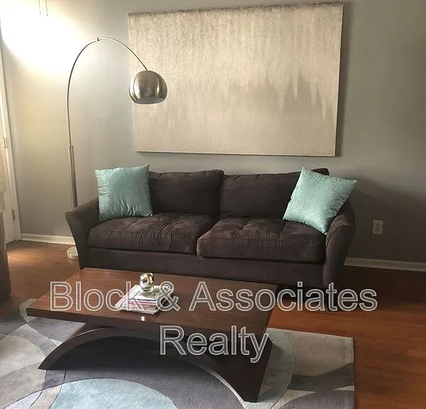 603 Knightsborough Way — Photo 6