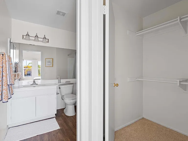 River Ranch Townhomes & Apartments — Photo 95