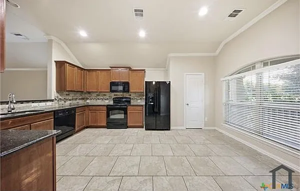 728 Olaf Dr — Photo 8