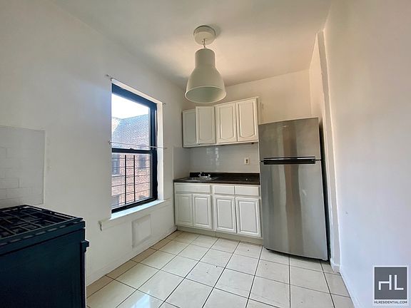 4th image of 4714 7th Ave #4F