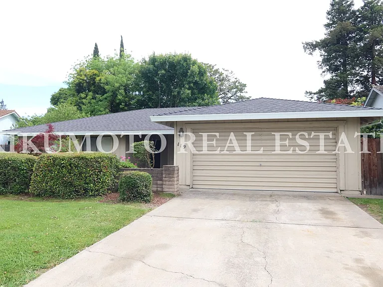 119 Parkshore Cir — Photo 21