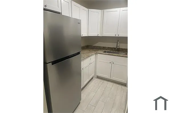 Building Photo - 207 NW 32nd Ct #203