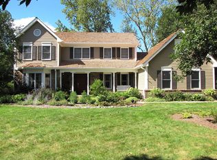 2143 Kenton Ln, Libertyville, IL