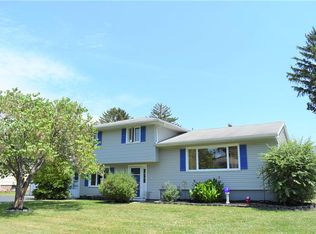 130 Auramar Dr, Rochester, NY 14609