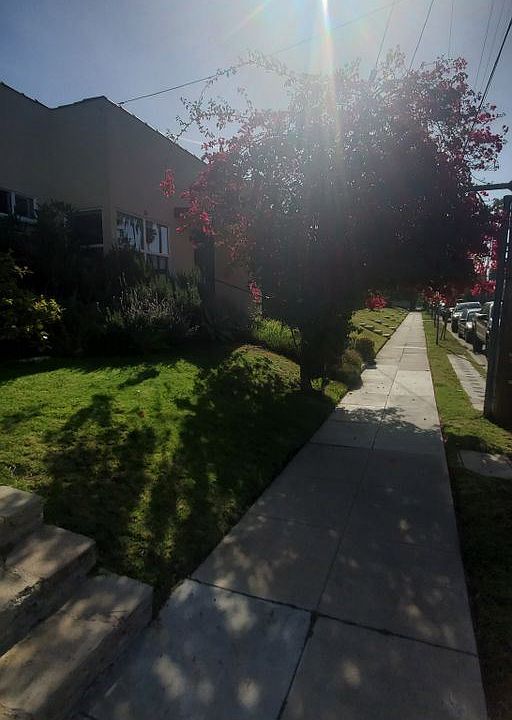 2nd image of 2404 Grandview Ave #2404