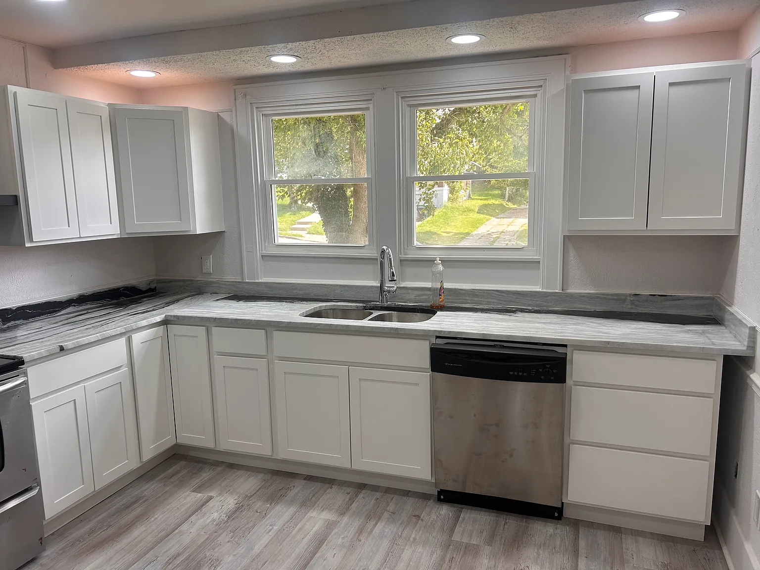 3 bed, 1200 sqft, $2,095 — Photo 4