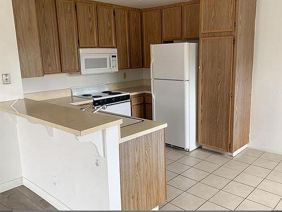 3rd image of 847 Tamayo Dr APT 3