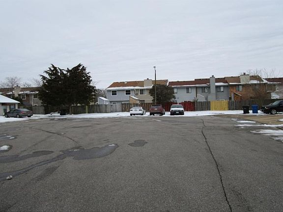 4th image of 3939 Pollypine Dr