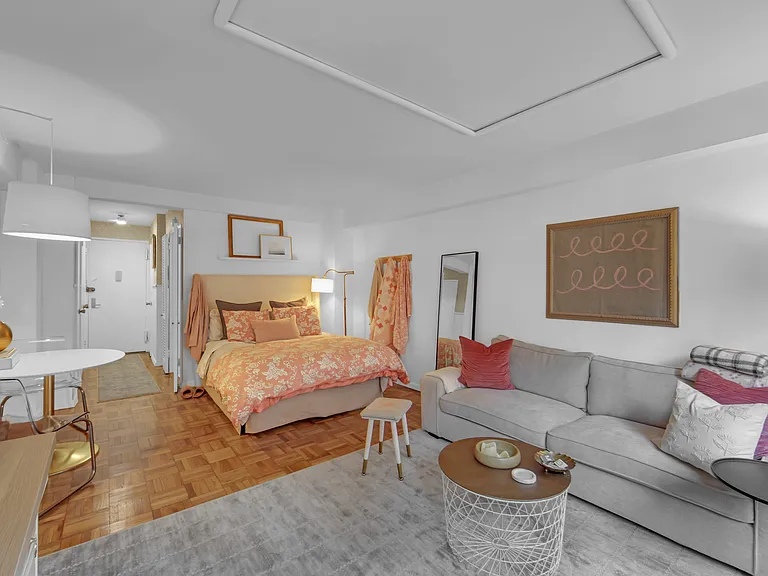 335 E 51st St #3C — Photo 5