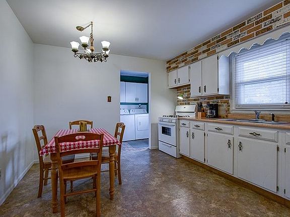 3rd image of 5549 Orchard Ave