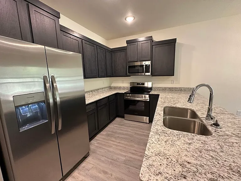 1011 S Benchmark Ln #1 — Photo 3