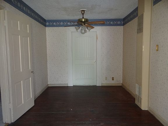 4th image of 4679 Maddox St