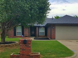 904 Cardiff Pl, Yukon, OK 73099