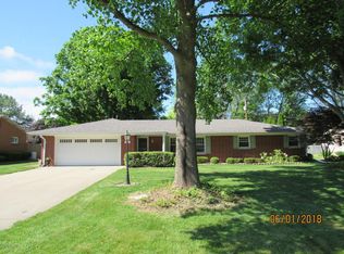 1021 Carley Ln, Saint Joseph, MI 49085