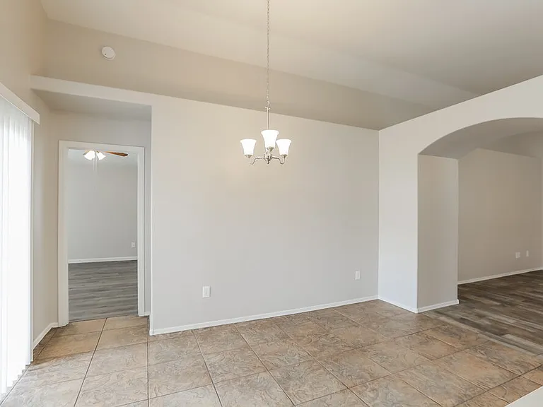 1114 E Fraktur Rd — Photo 6