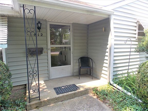 3rd image of 812 Mansfield St