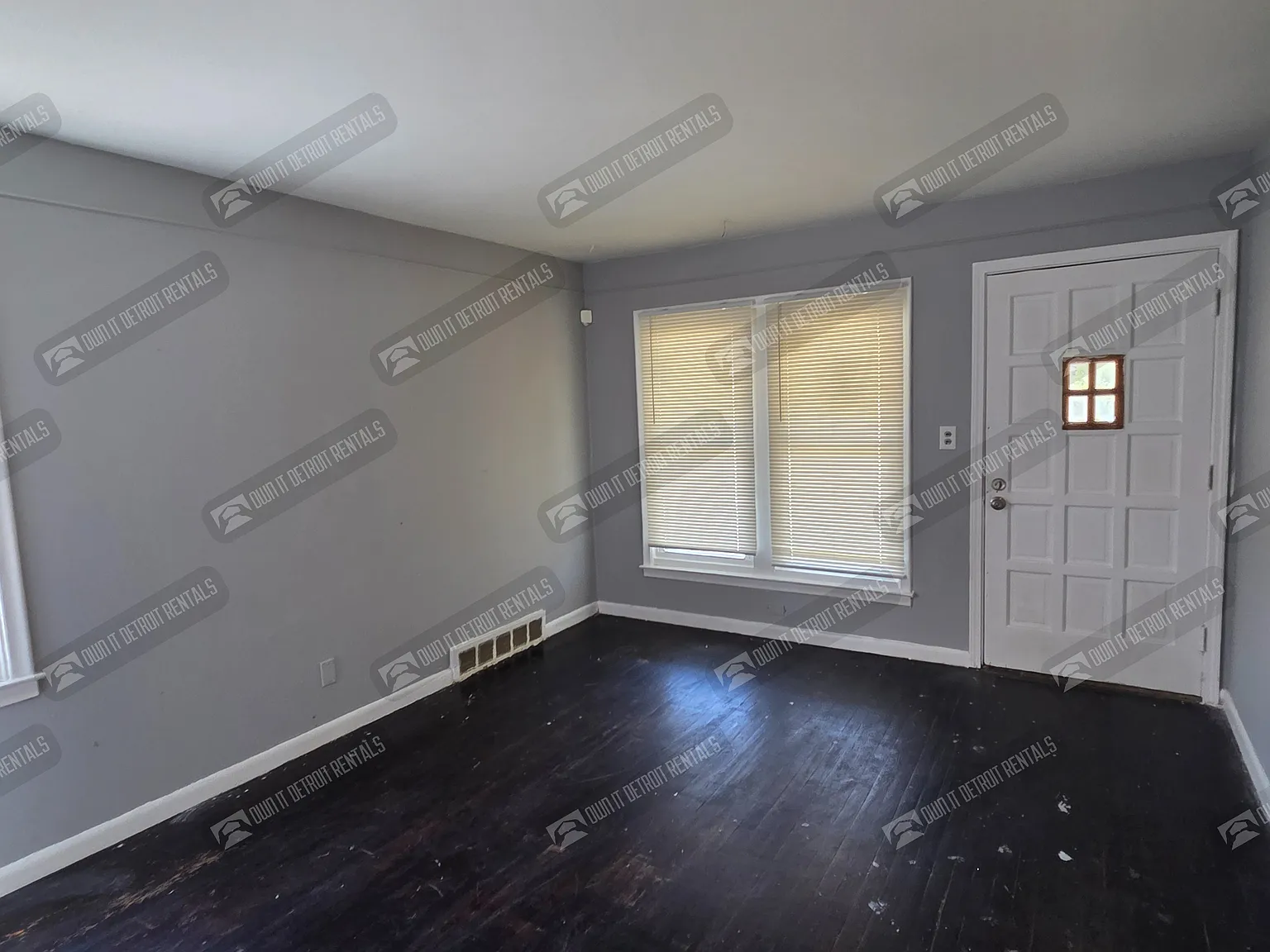 House - Bungalow — Photo 4