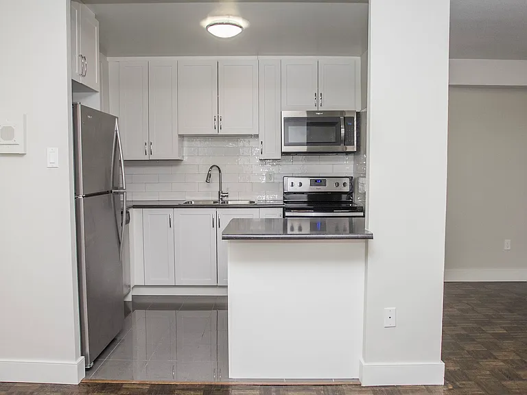 2250 Homelands Dr — Photo 7