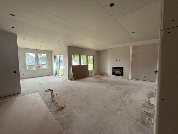 4th image of Lot 18 N Silver Charm Avenue