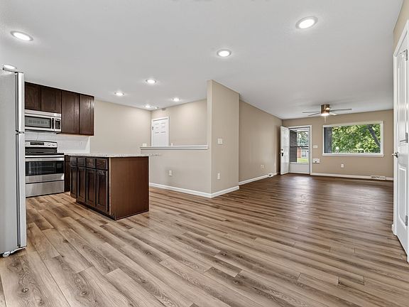 4th image of 3833-3835 W 11th St N #2d416afaf