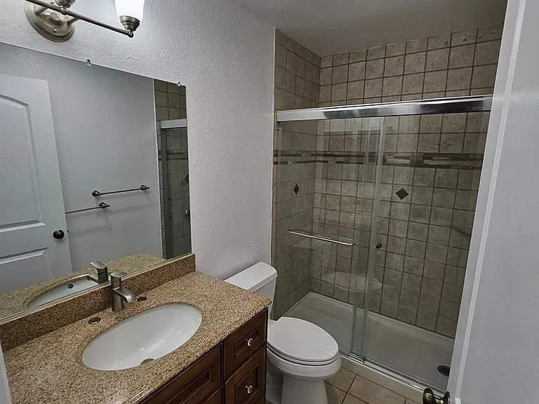 453 Ivy St — Photo 25