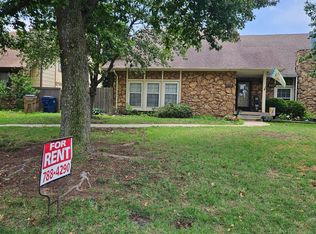 1009 E Redwood Rd, Derby, KS 67037