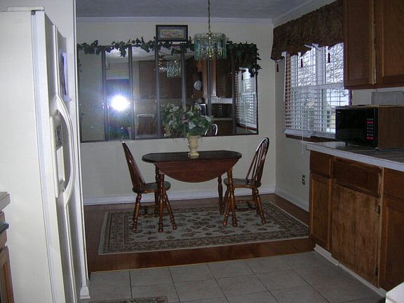 4th image of 718 West Dr