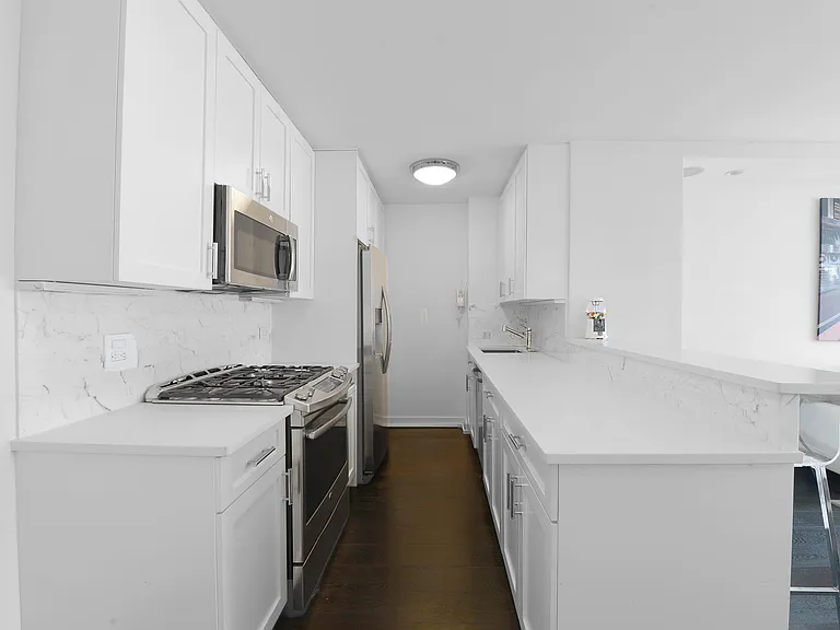 220 E 65th St #14D — Photo 4