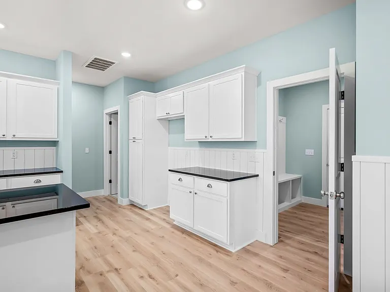 2205 W Mason Pl — Photo 14