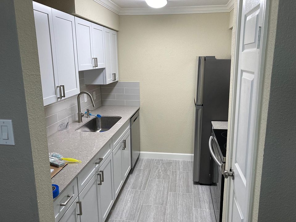 2nd image of 2125 Augusta Dr APT 64