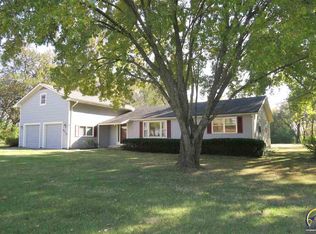 6221 SE 45th St, Tecumseh, KS 66542
