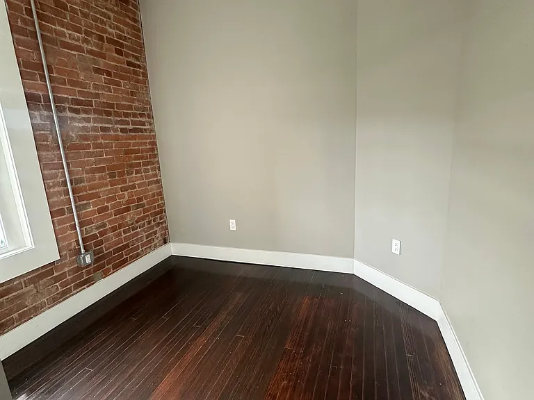 1212 Meridian St #201 — Photo 7
