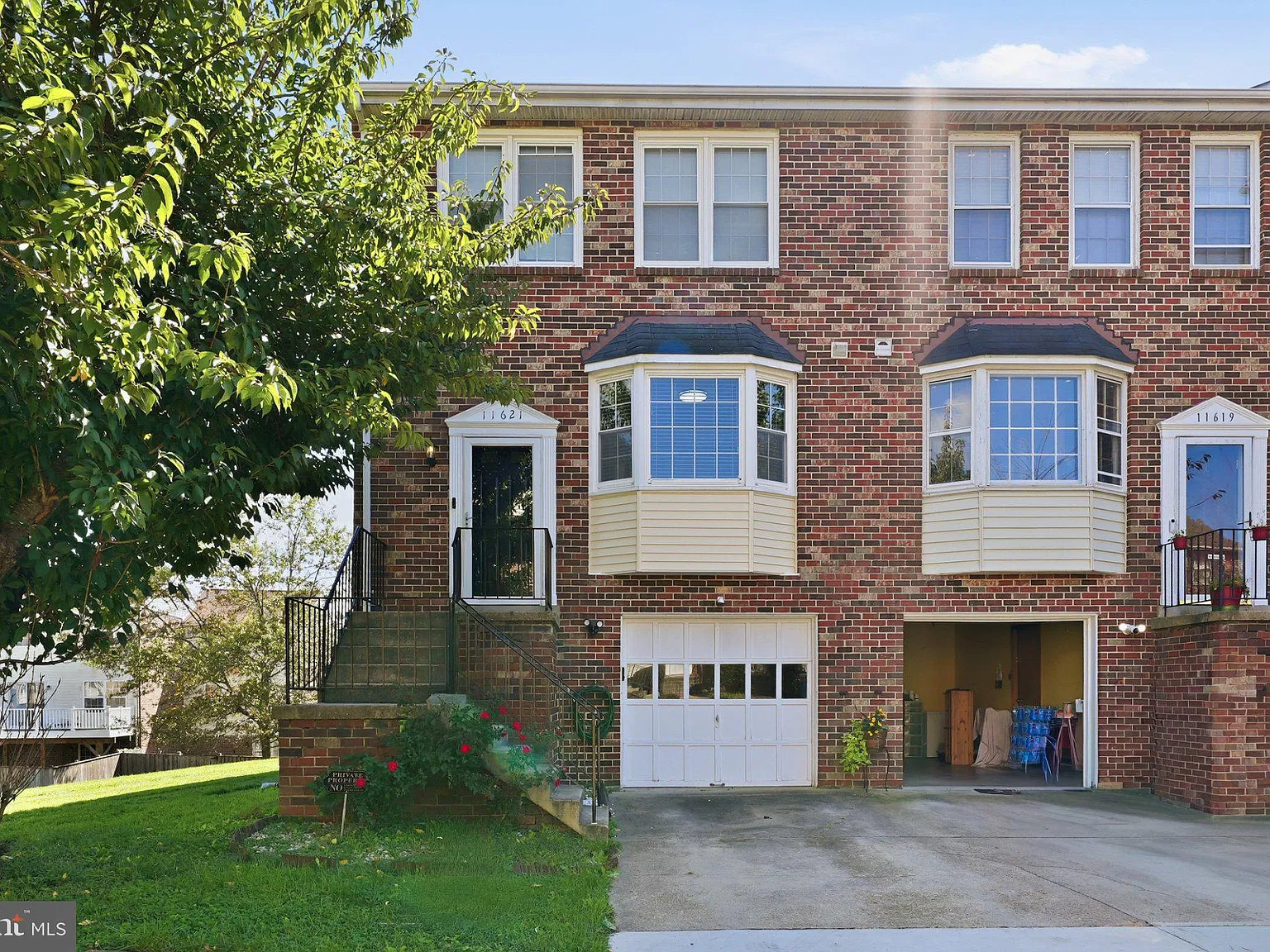 3 bed, 4.0 bath, 1368 sqft, $3,000 — Photo 1