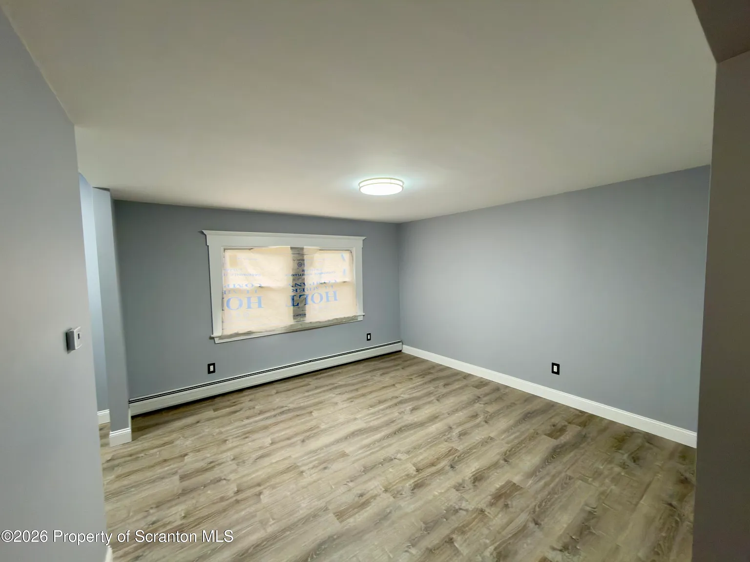 3 bed, 2.0 bath, 1900 sqft, $2,500 — Photo 3