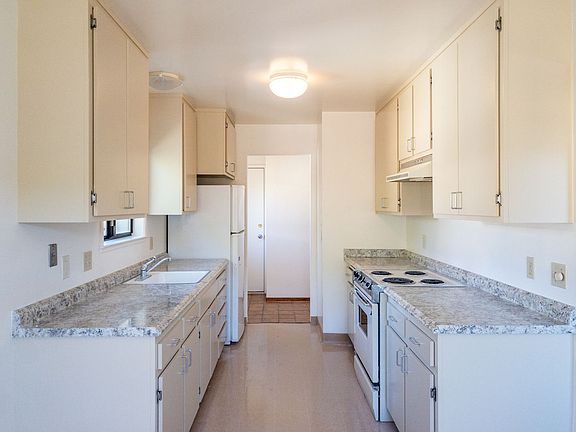 4th image of 29 Woodland Ave APT 10