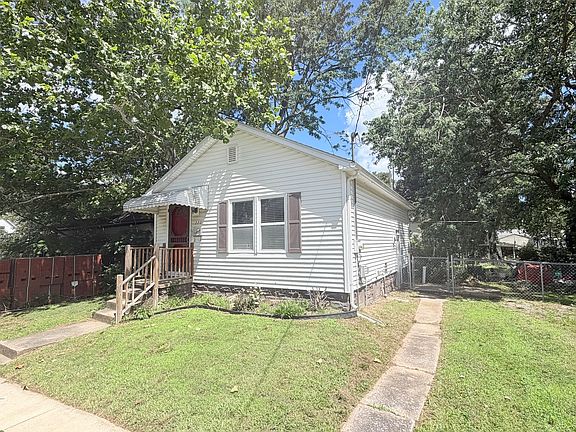 3rd image of 222 W Park St