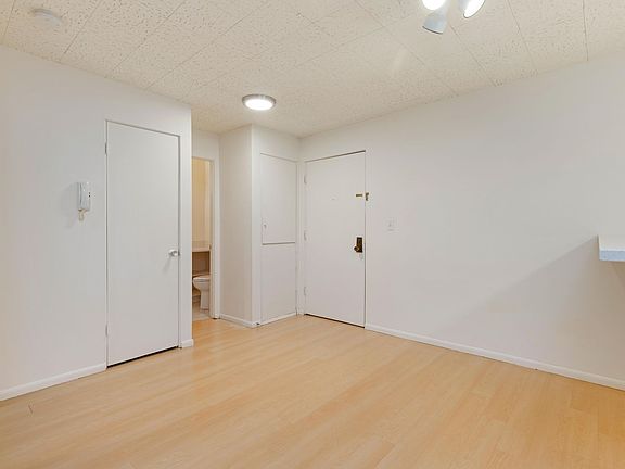 5th image of 324 W Olympic Pl APT 204