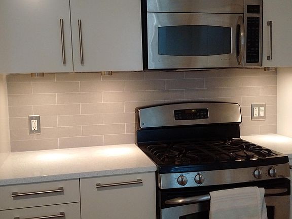 5th image of 4 Beacon Way APT 11F