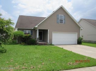 312 Providence Dr, Jacksonville, NC 28546