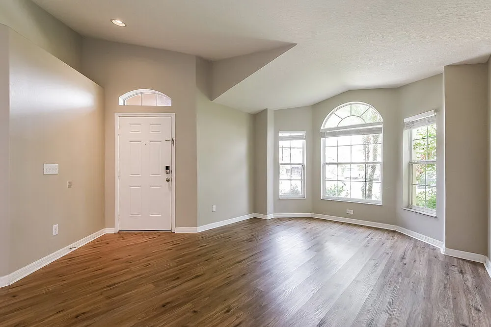 4 bed, 2.0 bath, 1803 sqft, $2,470 — Photo 3