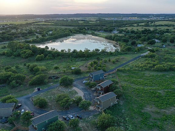 3rd image of 5024 S Old Bastrop Hwy