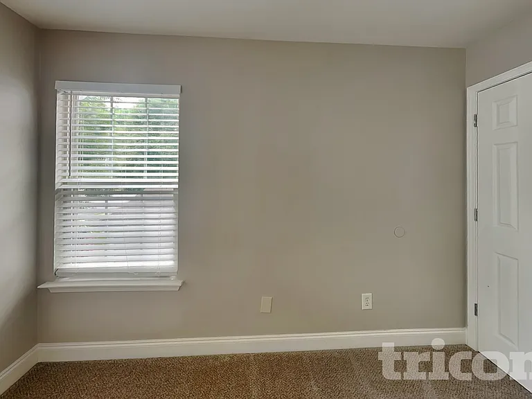 204 Cole Ct — Photo 12